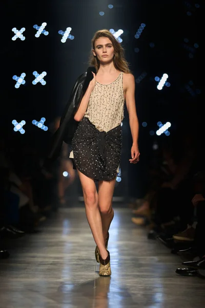 Look 60
